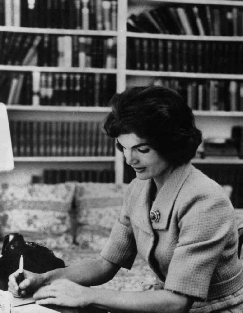 Carta íntima de Jacqueline Kennedy é recuperada por curadores