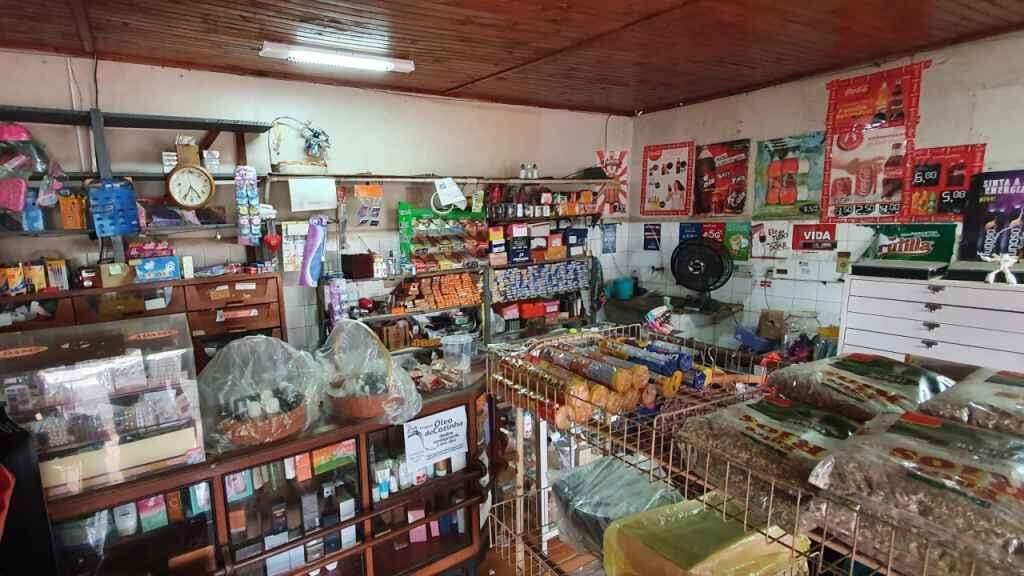 Com jeito de bolicho, comércio no Taquarussu vende “quase tudo”: de bolitas a pandorgas