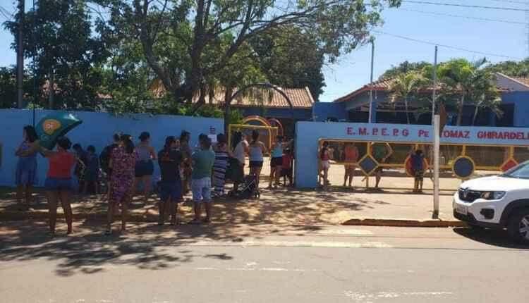 Prefeitura inicia entrega de 'kits merenda' em Campo Grande