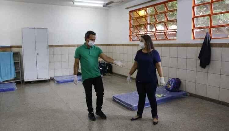 Em Campo Grande, escola municipal já recebe moradores de rua durante pandemia
