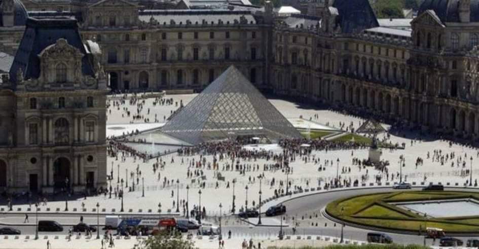 Museu do Louvre fecha temporariamente por causa de coronavírus