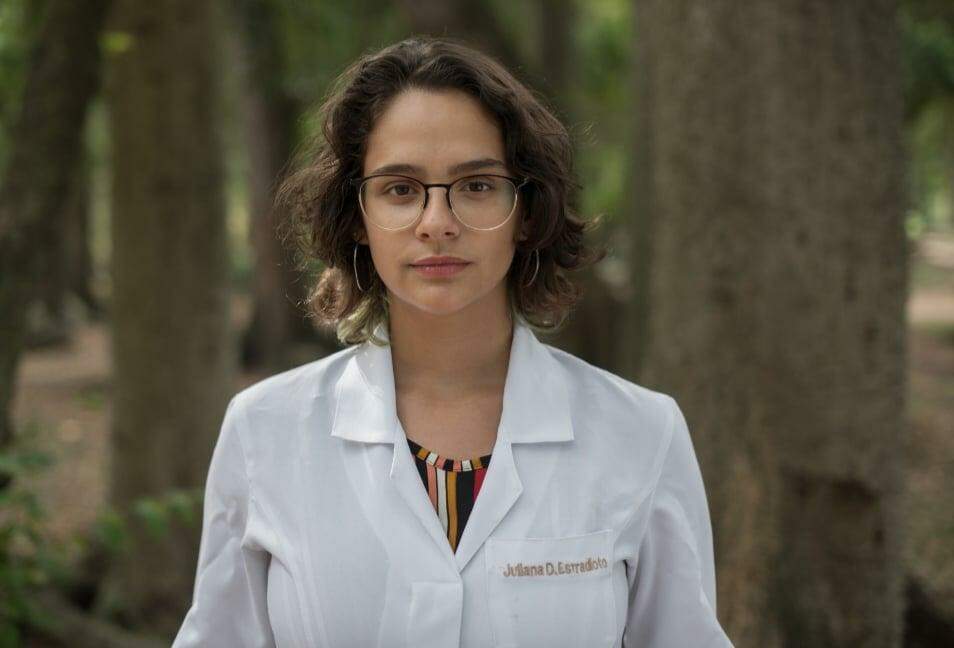 A jovem cientista da escola pública que chegou onde nenhum brasileiro chegou.