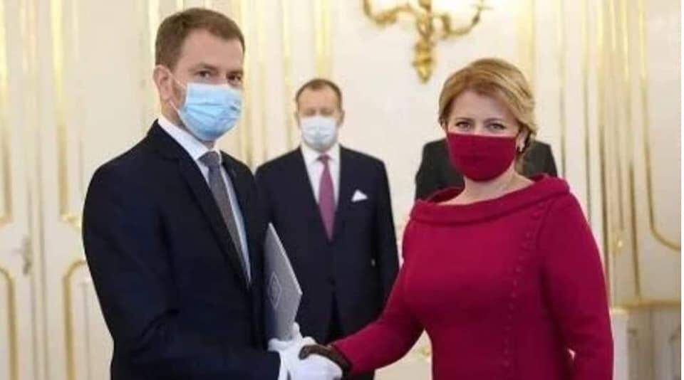 Presidente da Eslováquia surpreende redes sociais com look anticoronavírus