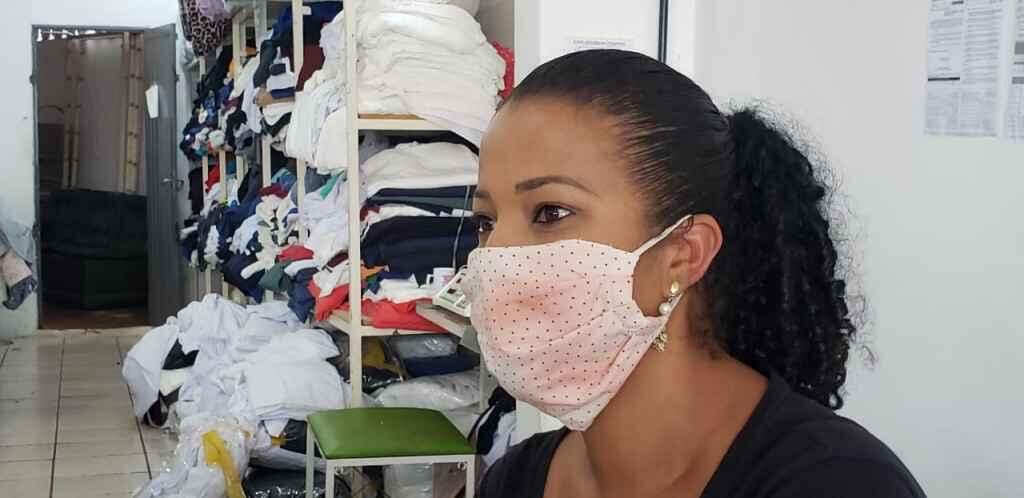 Costureiras trocam roupas por máscaras e procura por tecidos dispara em Campo Grande