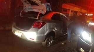 VÍDEO: dupla rouba carro em saída de banco e um é preso após tiros em bairro de Campo Grande