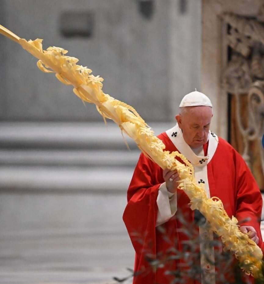 A Missa de Domingo de Ramos, foi presidida pelo Papa Francisco na Basílica de São Pedro, sem a presença de fiéis.
