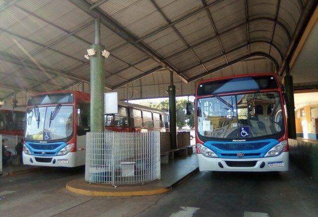 Ônibus com placas e pintura do Consórcio Guaicurus são flagrados rodando no Paraná