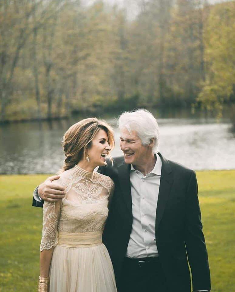 Mulher de Richard Gere publica fotos inéditas do casamento