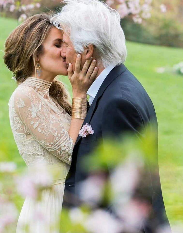 Mulher de Richard Gere publica fotos inéditas do casamento