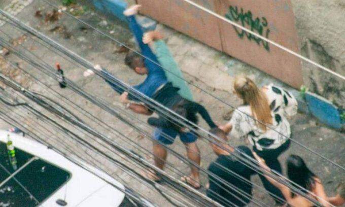 Imagens mostram agressão a médica que pediu fim de 'festa do corona' no RJ