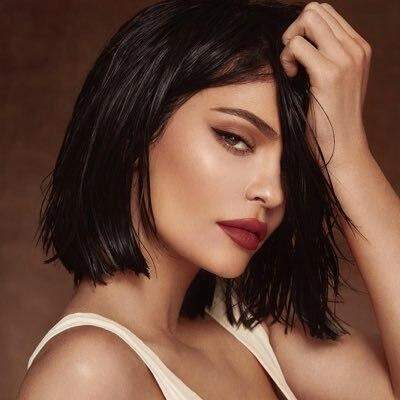 Kylie Jenner removida da lista da Forbes por possível fraude