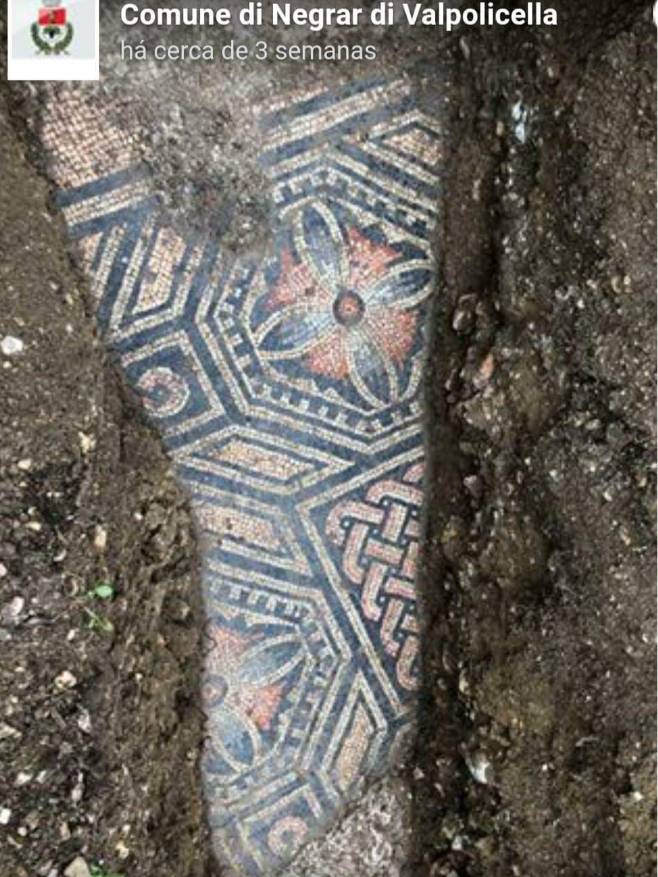 Descoberto piso de mosaico romano do século III d.C, em Verona.