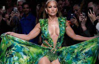 Jennifer Lopez fez 51 anos. Não dá pra acreditar!