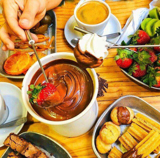 Fondue: a delícia perfeita para o frio e que pode ser doce ou salgada