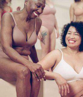 'Age Doesn’t Matter', marca destaca mulheres com + de 50 anos de lingerie, em campanha.