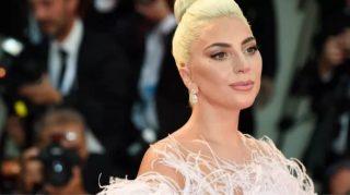 Lady Gaga, musa do novo perfume Valentino