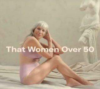 'Age Doesn’t Matter', marca destaca mulheres com + de 50 anos de lingerie, em campanha.