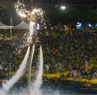 Chineses ignoraram a pandemia e se aglomeraram em festa eletrônica