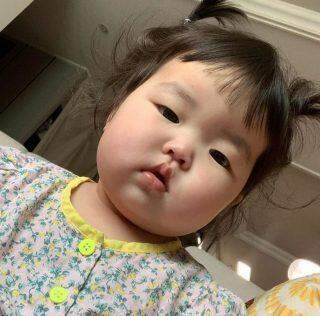 Jinmiran, a garotinha coreana que é campeã dos stickers do Whatsapp.
