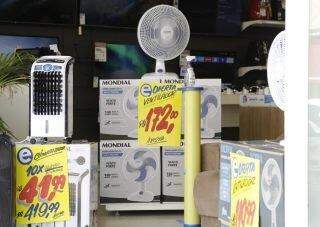 Calor e umidade baixa fazem crescer procura por ventiladores e umidificadores em Campo Grande