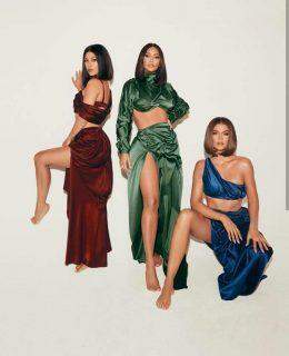 Kim Kardashian anuncia fim de reality show que protagoniza ao lado de irmãs.