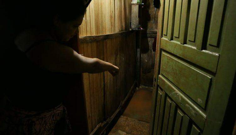 Na Favela do Mandela, chuva é sinônimo de pesadelo para quem já vive vulnerável