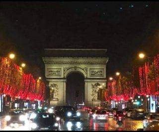 Iluminação de Natal da Champs Élysées 2020 em modo virtual
