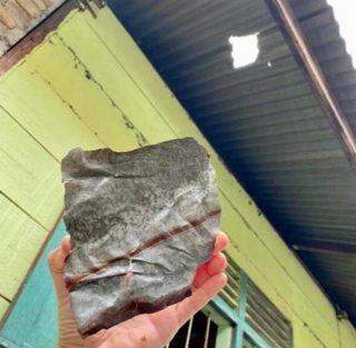 Homem fica milionário ao ter casa atingida por meteorito