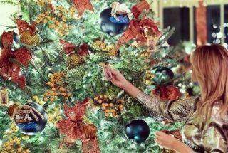 Melania Trump revela decoração do último Natal da família Trump na Casa Branca