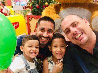 Pandemia: Pais e mães relatam a experiência e desafios das aulas remotas em casa