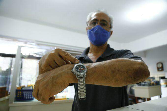 Com mística e febre dos acessórios digitais, relojoeiros se tornam raros em Campo Grande