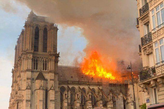 Catedral de Notre-Dame recebe concerto de Natal reduzido