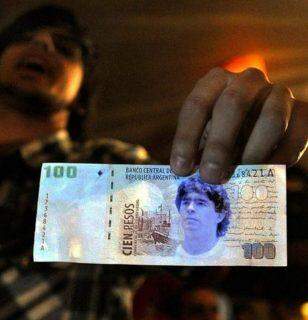 Petição pede que rosto de Maradona esteja em cédula de dinheiro na Argentina