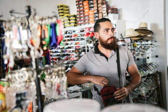 Fim do auxílio ainda não prejudica vendas, mas comerciantes de Campo Grande temem pelo futuro