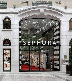A Sephora está fechando lojas no mundo todo.