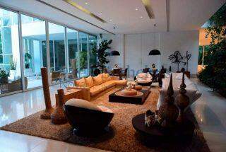 Xuxa coloca mansão no Rio à venda por R$ 45 milhões.