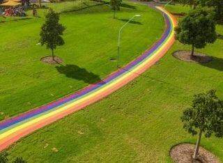 Estrada arco-íris na Austrália celebra legalização do casamento LGBTQ+