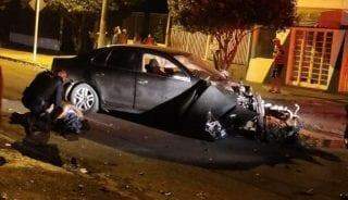 Perseguição termina com prisão, jovem ferida e carro destruído no Silvia Regina