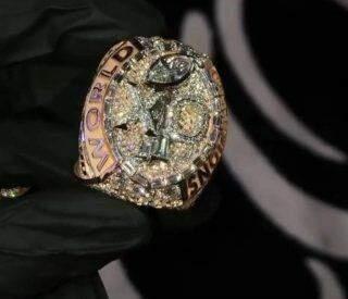 The Weeknd ganha anel de diamantes personalizado por show no Super Bowl LV