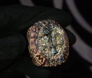 The Weeknd ganha anel de diamantes personalizado por show no Super Bowl LV