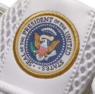 Tênis Nike criado para homenagear Barack Obama será leiloado com lance mínimo de US$ 25 mil