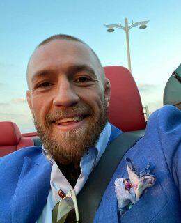 Conor McGregor exibe seu novo relógio de 1 milhão de dólares