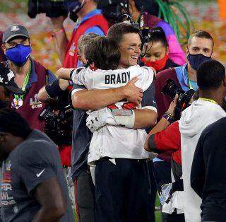 Tampa Bay Buccaneers vencem Super Bowl e Tom Brady faz história