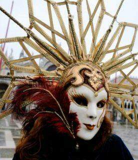 Veneza celebra Carnaval "surreal" em tempos de Covid-19