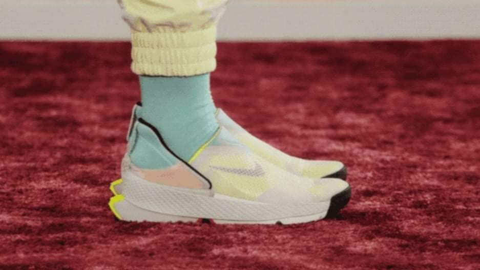 Novo tênis da Nike pode ser calçado sem o uso das mãos