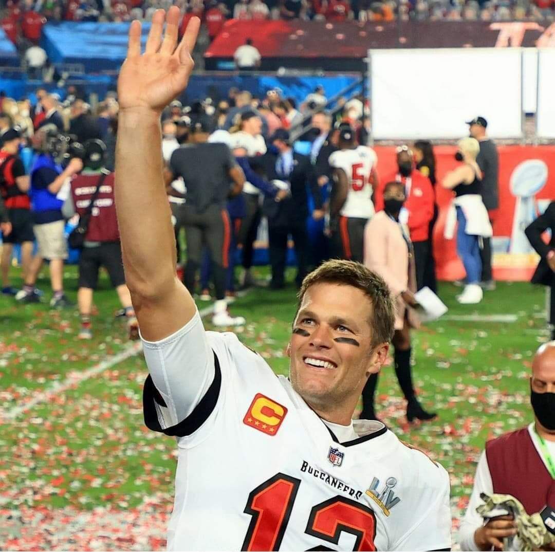 Tampa Bay Buccaneers vencem Super Bowl e Tom Brady faz história