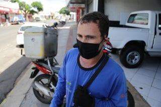 Um ano depois, motoentregadores voltam ao holofote dos 'essenciais' na pandemia em Campo Grande