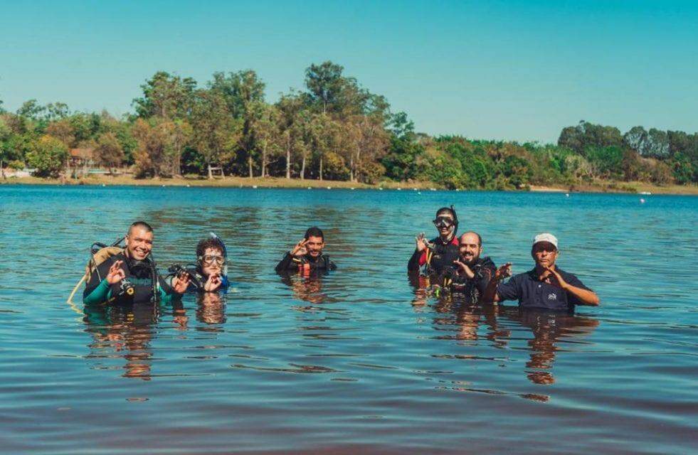 Há 26 anos, ex-militar é guia de mergulho para belezas subaquáticas de Bonito