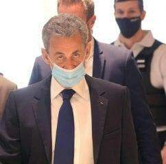 Justiça da França condena ex-presidente Sarkozy a 3 anos de prisão