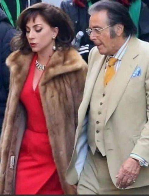 Lady Gaga e Al Pacino durante as gravações de "House of Gucci" em Roma.